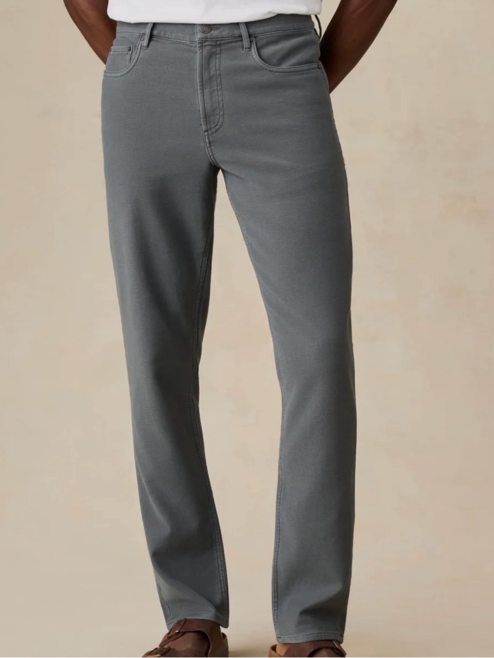 Faherty Slim Straight Jeans in Slate Gray